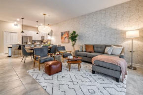 Charming condo with great golf view near Disney